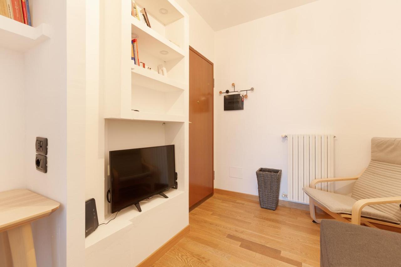 Milan Comfy Apartment X3 - With Balcony Exterior photo